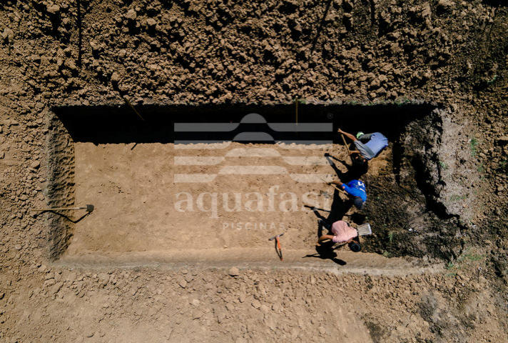 Imagen instalación piscina Aquafast en proceso.