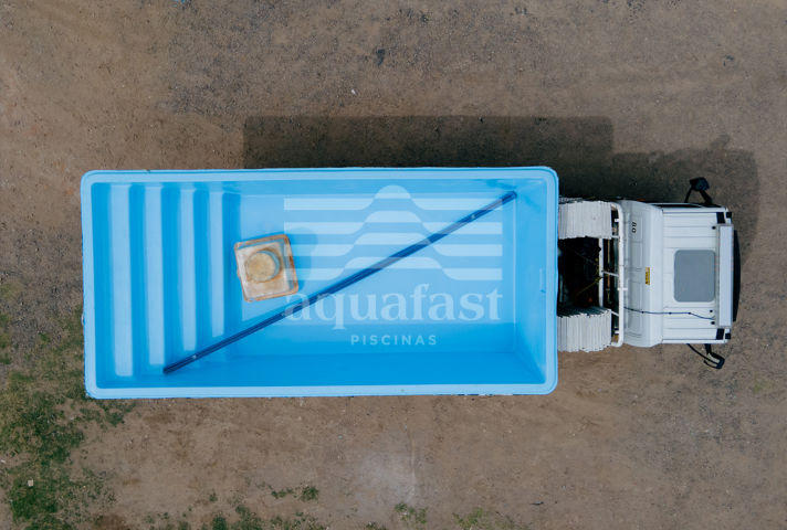 Imagen instalación piscina Aquafast en proceso.